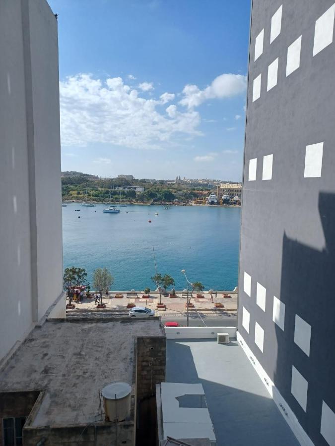 Seaview Apartment *